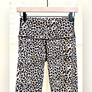 GB Leggings Size M Leopard Print